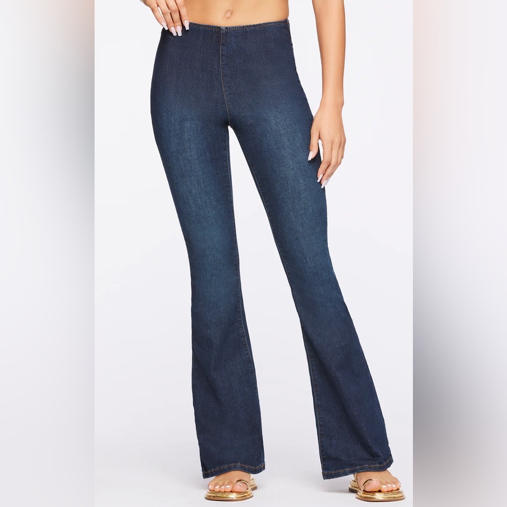 NWT JESSICA SIMPSON PULL ON FLARE JEANS SIZE 32